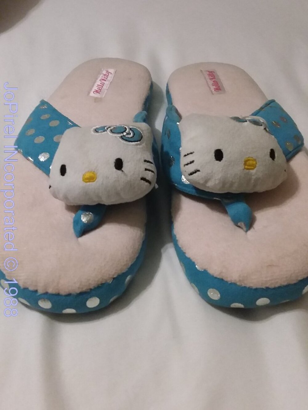Hello Kitty Front Face Bow Blue-Silver Dot Flip-Flop Slipper